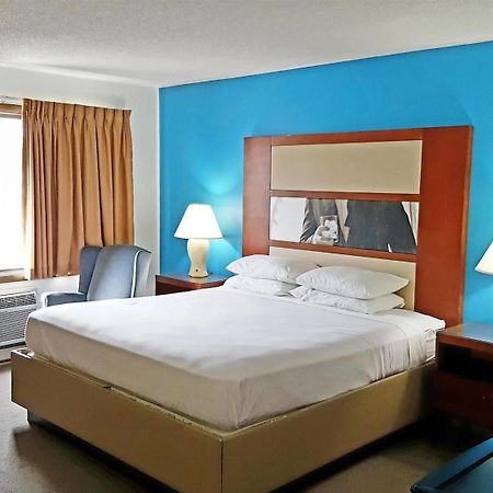 Country Hearth Inn-Iron Mountain Bagian luar foto